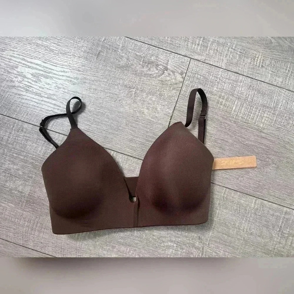 SKIMS WIRELESS FORM LIGHTLY LINED BRA
BR-WRL-1889 in Espresso Size 30D - Picture 1 of 3